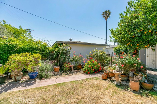 Detail Gallery Image 37 of 45 For 14719 Wyandotte St, Van Nuys,  CA 91405 - 2 Beds | 1/1 Baths