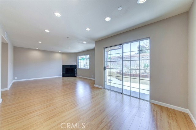 Detail Gallery Image 5 of 31 For 604 W Wilson Ave #2,  Glendale,  CA 91203 - 3 Beds | 2/1 Baths
