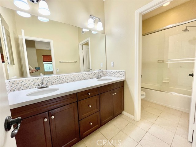 65 Sacred Path, Irvine CA: https://media.crmls.org/medias/b9ec95dc-4f45-4890-b029-acb294fca63f.jpg