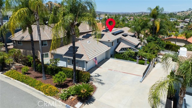 31502 Emperor Drive, Canyon Lake CA: https://media.crmls.org/medias/b9ecbd71-7daf-475d-900c-b41333afa6d6.jpg