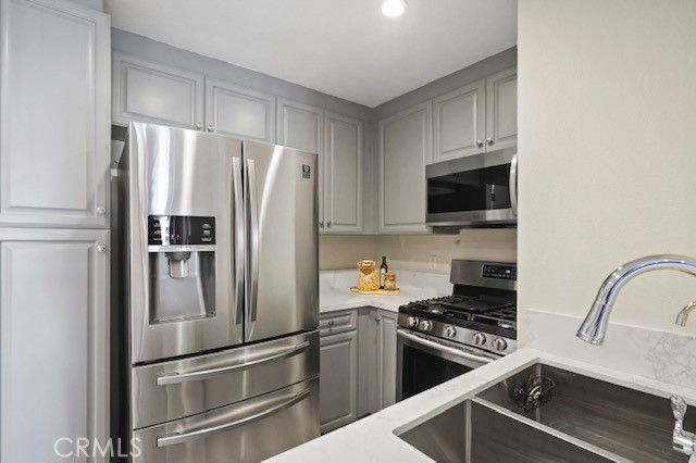 Detail Gallery Image 9 of 18 For 21400 Burbank Bld #115,  Woodland Hills,  CA 91367 - 1 Beds | 1 Baths