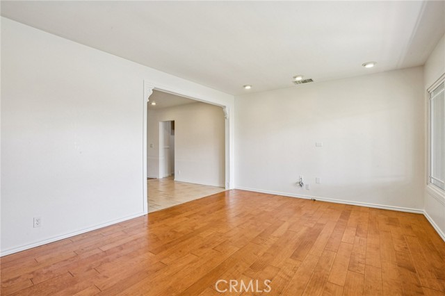 Detail Gallery Image 6 of 28 For 5033 Premiere Ave, Lakewood,  CA 90712 - 3 Beds | 2 Baths