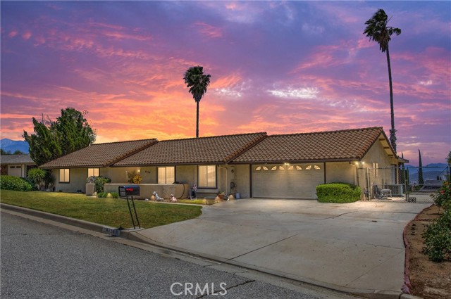 Detail Gallery Image 1 of 46 For 4256 Mockingbird Ln, Banning,  CA 92220 - 3 Beds | 2 Baths