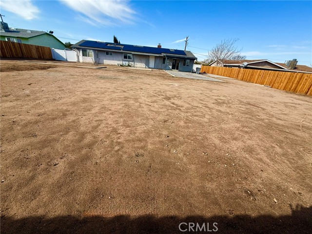 7795 Oakwood Avenue, Hesperia CA: https://media.crmls.org/medias/b9edc08f-68a6-47d5-a3f1-c023481bd8b6.jpg