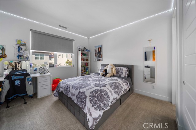 Detail Gallery Image 38 of 61 For 19127 Malabar St, Canyon Country,  CA 91351 - 5 Beds | 4 Baths