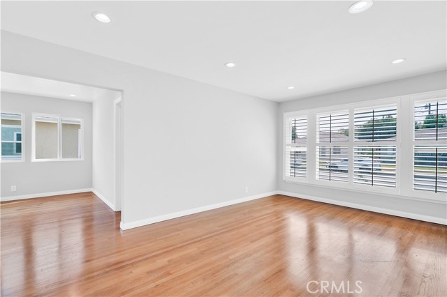 Detail Gallery Image 5 of 56 For 4622 Dunrobin Ave, Lakewood,  CA 90713 - 6 Beds | 4 Baths