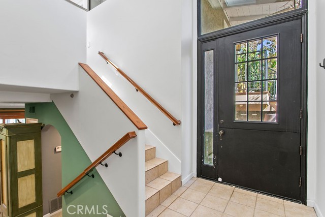 Detail Gallery Image 5 of 50 For 338 Vista Madera, Newport Beach,  CA 92660 - 2 Beds | 3 Baths