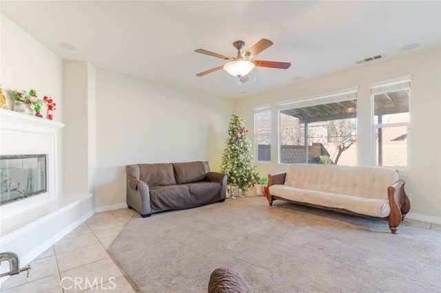 Detail Gallery Image 5 of 41 For 6059 Brentwood Ave, Lancaster,  CA 93536 - 7 Beds | 4 Baths