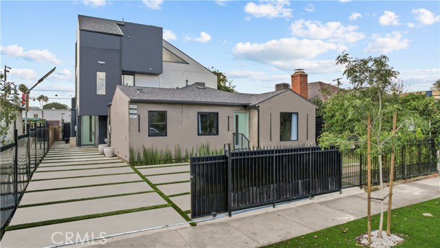 Front Image Thumbnail for CRSR26011969