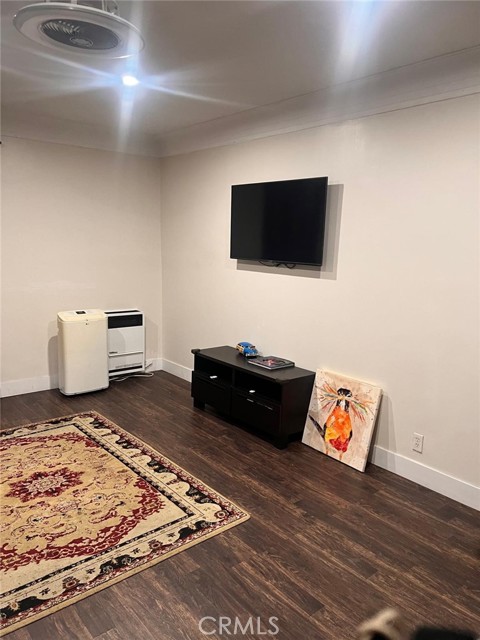 Detail Gallery Image 17 of 22 For 1205 W 57th, Los Angeles,  CA 90037 - 3 Beds | 2 Baths