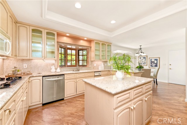 Detail Gallery Image 6 of 47 For 19 Dapplegray Rd, Bell Canyon,  CA 91307 - 5 Beds | 4/1 Baths