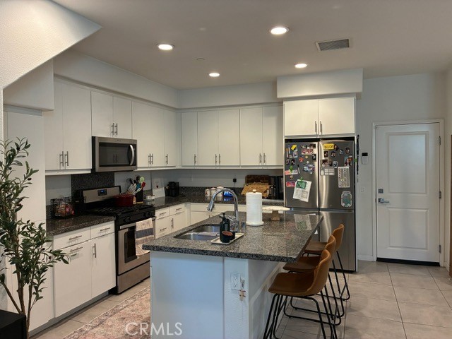 Detail Gallery Image 6 of 26 For 2625 Verna #104,  Corona,  CA 92883 - 3 Beds | 2/1 Baths