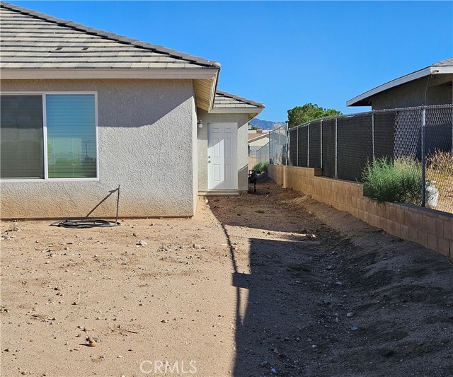 18010 Seaforth Street, Hesperia CA: https://media.crmls.org/medias/b9efa211-6baa-4996-a525-42fa66dcd8b8.jpg