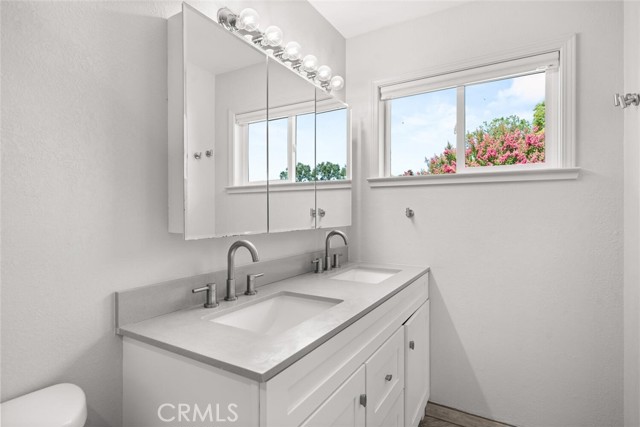 571 Redwood Way, Chico CA: https://media.crmls.org/medias/b9efeb6b-ecc5-4658-890e-d2ca8f4bba25.jpg