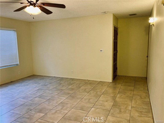 1304 Mountain Avenue, Duarte CA: https://media.crmls.org/medias/b9f00300-ce9a-43d7-90d3-18570c3a33d3.jpg