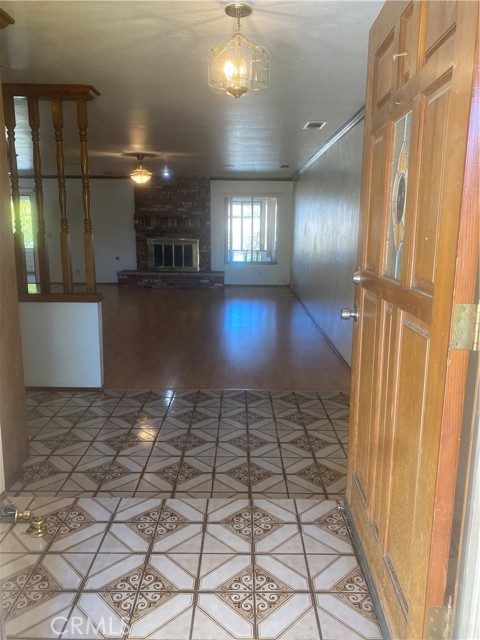 17870 Sage Hen Road, Victorville CA: https://media.crmls.org/medias/b9f042e4-7dc8-4d07-aba9-5eb05965f119.jpg