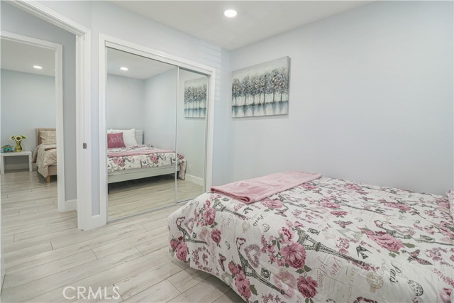 Detail Gallery Image 19 of 29 For 17891 Caledonia, Huntington Beach,  CA 92647 - 5 Beds | 3/2 Baths