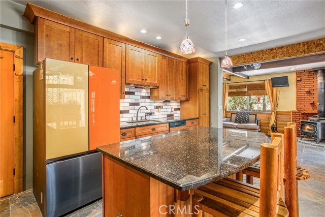 Detail Gallery Image 15 of 34 For 9323 Cedar Dr, Forest Falls,  CA 92339 - 1 Beds | 1/1 Baths