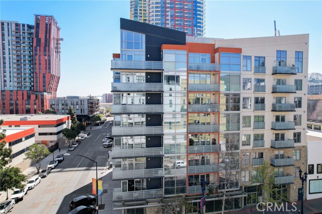 550 15th Street, San Diego, California 92101, 2 Bedrooms Bedrooms, ,1 BathroomBathrooms,Residential,For Sale,15th Street,CV24057344