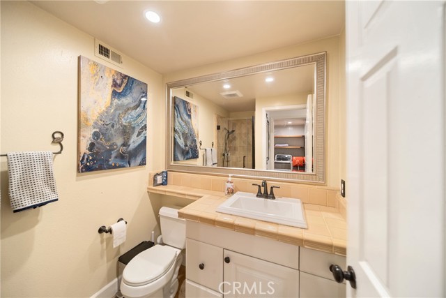 Detail Gallery Image 22 of 67 For 24224 Creekside Dr, Newhall,  CA 91321 - 5 Beds | 3 Baths