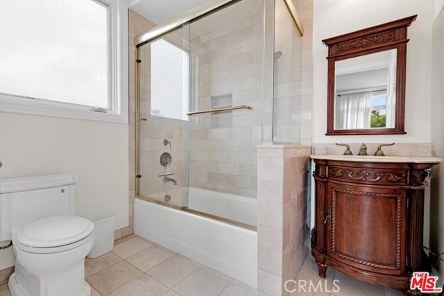 10517 Blythe Avenue, Los Angeles CA: https://media.crmls.org/medias/b9f33fd1-da83-4eaa-92cc-848e37df337e.jpg
