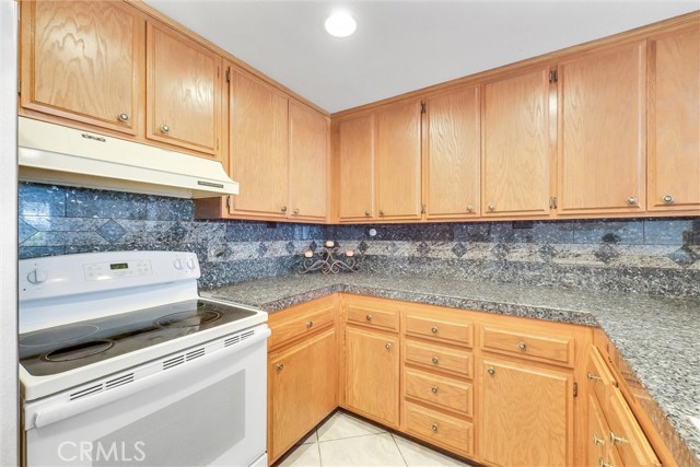 Detail Gallery Image 19 of 56 For 1353 N Mako Ln #41,  Anaheim,  CA 92801 - 2 Beds | 2 Baths