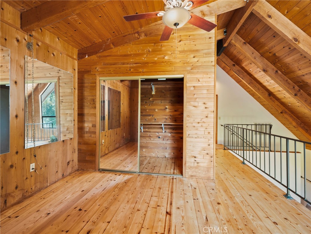 https://media.crmls.org/medias/b9f46867-bd3c-4939-b5af-2d8e82fb2d88.jpg?preset=X-Large