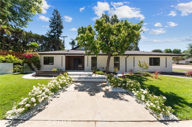 Detail Gallery Image 2 of 42 For 22850 Margarita Dr, Woodland Hills,  CA 91364 - 3 Beds | 3/1 Baths