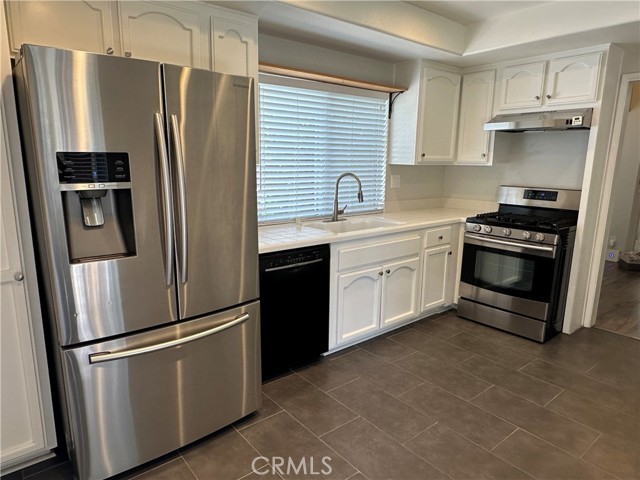 Detail Gallery Image 22 of 52 For 951 S Park Rim Cir, Anaheim Hills,  CA 92807 - 3 Beds | 2 Baths