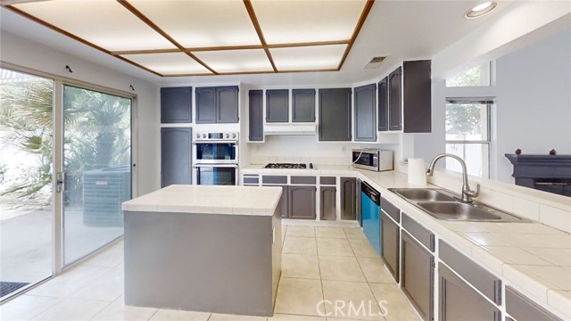 2930 Juniper Drive, Corona CA: https://media.crmls.org/medias/b9f61bad-73c9-44a5-a998-c632dd45912d.jpg