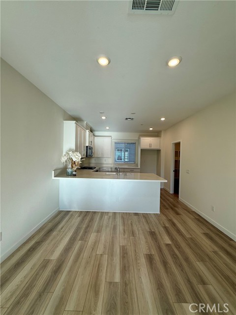 Detail Gallery Image 15 of 22 For 22309 Spanish Oak, Torrance,  CA 90502 - 4 Beds | 3/1 Baths