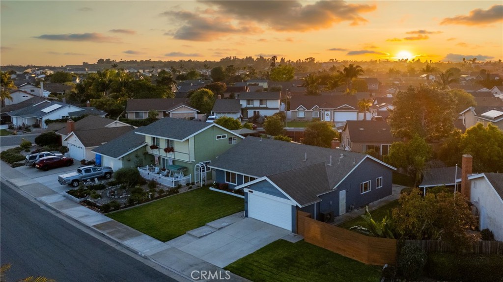 https://media.crmls.org/medias/b9f67938-cfcc-4676-96ff-4ca397cd0128.jpg?preset=X-Large