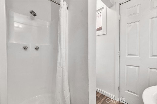 Detail Gallery Image 16 of 22 For 4339 E 1st, East Los Angeles,  CA 90022 - 3 Beds | 3 Baths