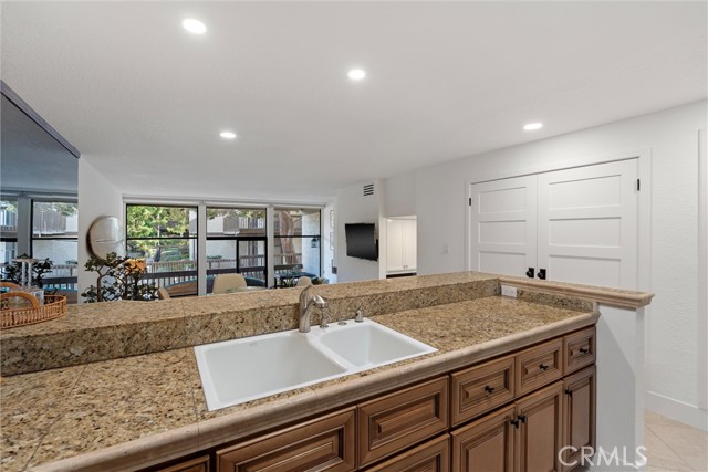 Detail Gallery Image 13 of 28 For 8110 Marina Pacifica Dr, Long Beach,  CA 90803 - 1 Beds | 1 Baths