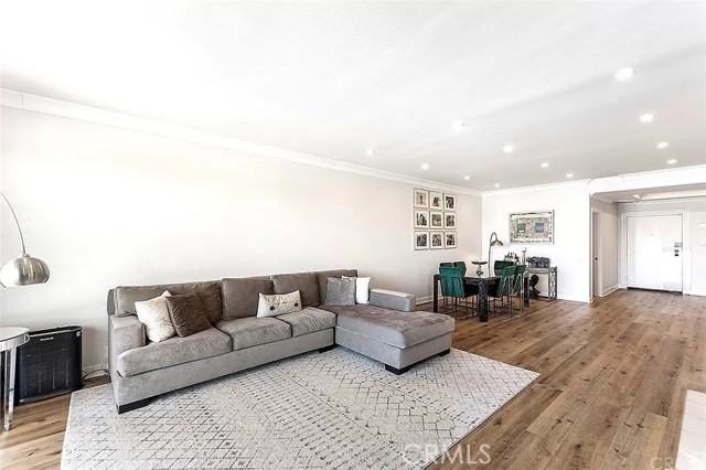 Detail Gallery Image 9 of 26 For 4454 Ventura Canyon Ave #305,  Sherman Oaks,  CA 91423 - 2 Beds | 2 Baths