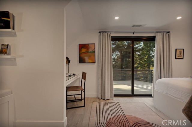 Detail Gallery Image 18 of 30 For 252 Crest Cir, Lake Arrowhead,  CA 92352 - 3 Beds | 2 Baths