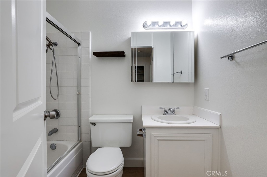 MLS #OC25275166 image #10