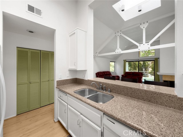 Detail Gallery Image 14 of 25 For 5744 E Creekside #9,  Orange,  CA 92869 - 1 Beds | 1 Baths