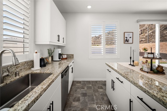Image 18 of 52 For 30324 Cascade Range Street