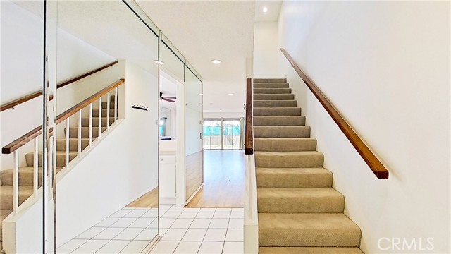 Detail Gallery Image 9 of 21 For 9906 Owensmouth Ave #7,  Chatsworth,  CA 91311 - 3 Beds | 2/1 Baths