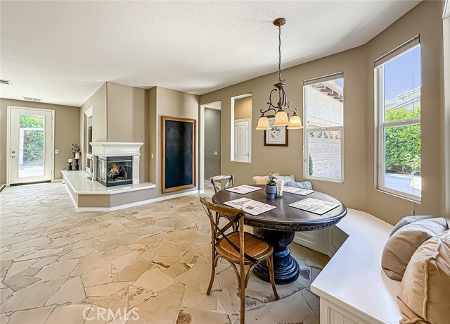 Detail Gallery Image 11 of 42 For 25012 Southern Oaks Dr, Stevenson Ranch,  CA 91381 - 4 Beds | 3 Baths