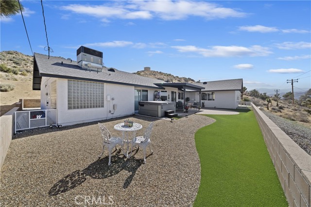 55578 Free Gold Drive, Yucca Valley CA: https://media.crmls.org/medias/b9fa0aaa-ec72-4944-b9b4-29fcc87321ec.jpg