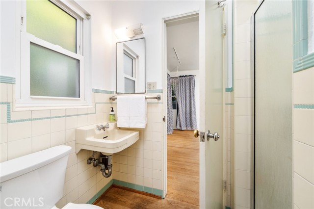 644 W 10th Street, Claremont CA: https://media.crmls.org/medias/b9fa264c-c148-415b-9b34-f96721fbc649.jpg