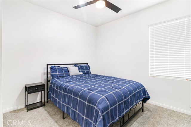 15992 Yosemite Street, Victorville CA: https://media.crmls.org/medias/b9fa6965-2b64-46a8-b3a1-c2fe321deb4c.jpg