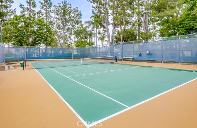 253 Gallery Way, Tustin CA: https://media.crmls.org/medias/b9fadf33-6369-44ba-945e-8876fb422864.jpg