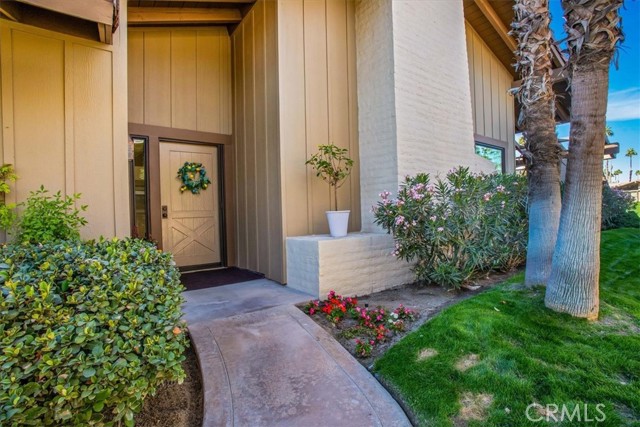 Detail Gallery Image 5 of 40 For 326 Running Springs Drive, Palm Desert,  CA 92211 - 2 Beds | 3/1 Baths