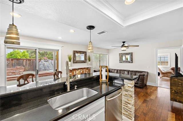 21111 Briarwood Lane, Rancho Santa Margarita CA: https://media.crmls.org/medias/b9fc2ab0-09eb-487d-be84-1eea04f22115.jpg