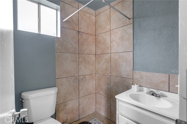 1007 E Kay Street, Compton CA: https://media.crmls.org/medias/b9fc432c-7dce-48de-83d8-7c8b576d0276.jpg