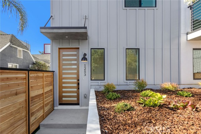 1255 North Gower Street photo 13