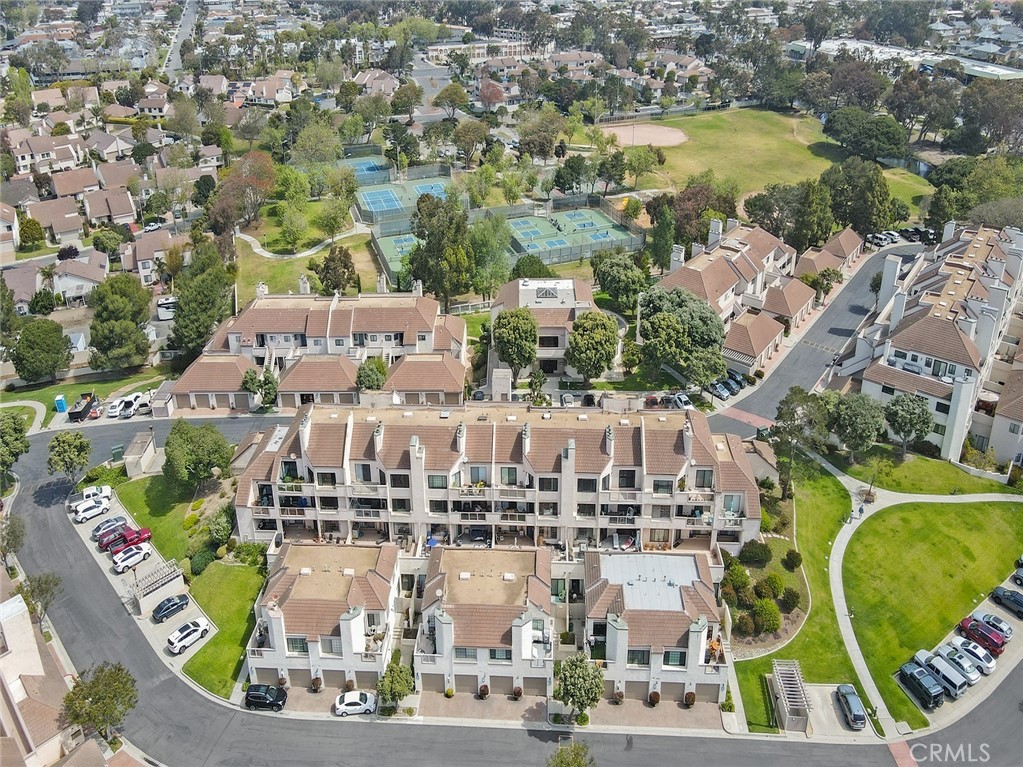 https://media.crmls.org/medias/b9fd3b15-691d-4a74-9bdc-9abd197f57d7.jpg?preset=X-Large